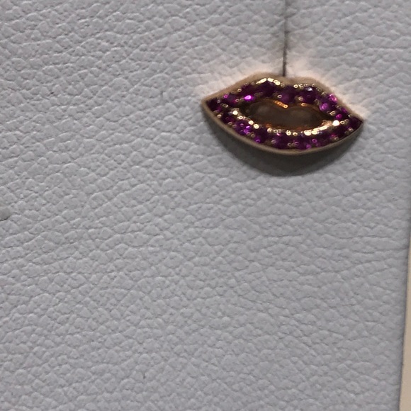 Earrings 14 karat gold with red ruby